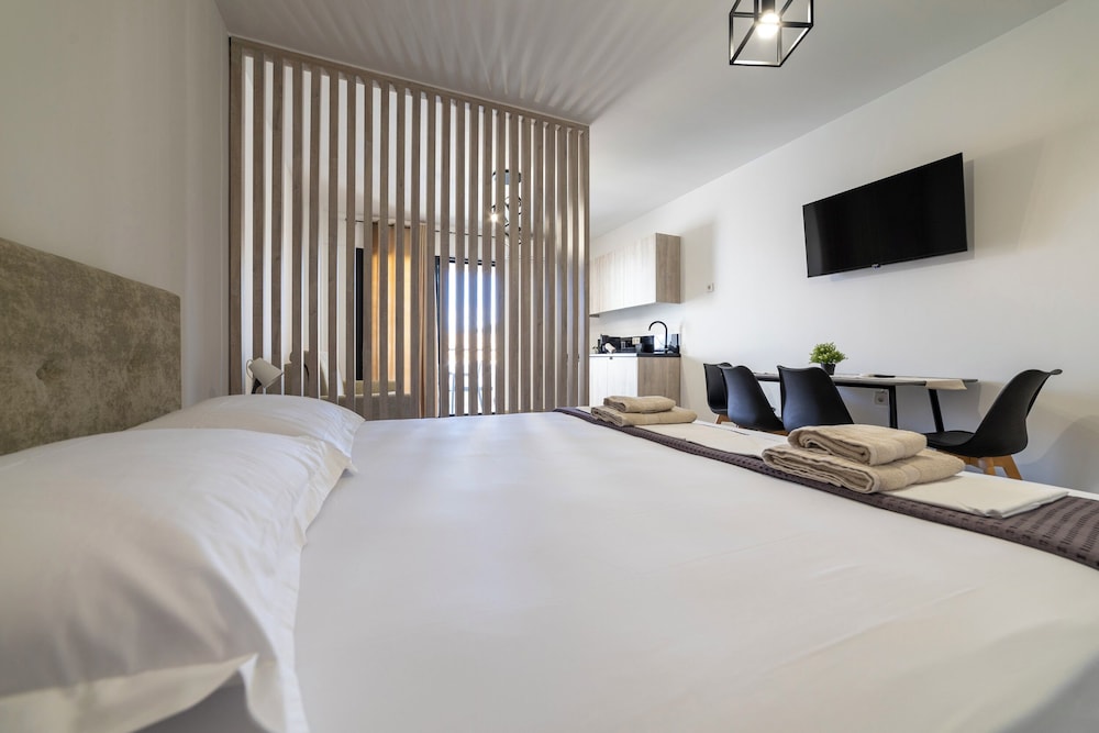 Standard Double Room, Balcony, City View