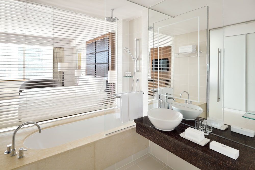Standard Room thumbnail 5