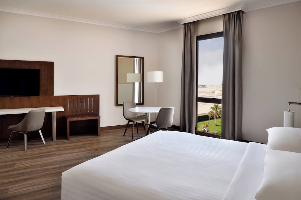 Junior Suite, 1 King Bed - Photo 3