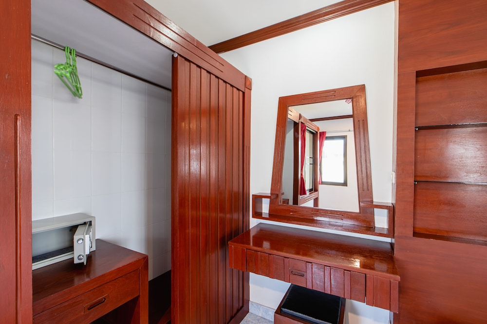 Standard Double Room - Photo 11