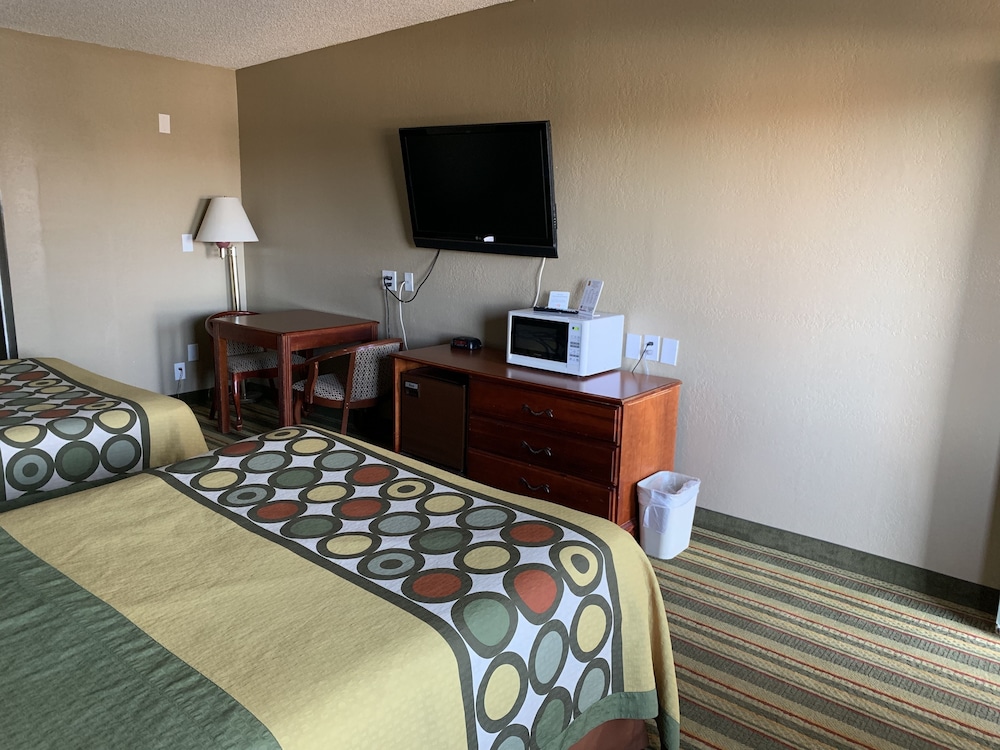 Business Room, 2 Queen Beds photo 2