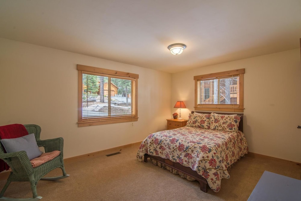 Family House, 3 Bedrooms, Mountainside photo 1