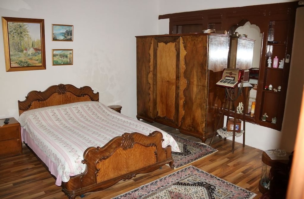 Standard Triple Room photo 2