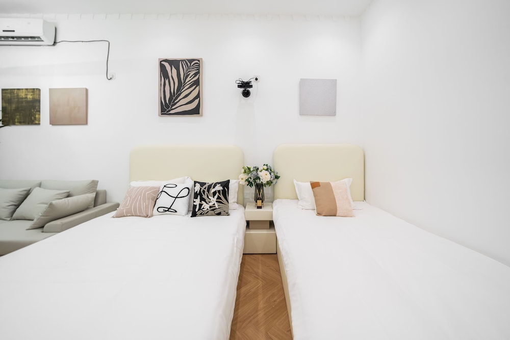 Basic Apartment, Multiple Beds, Non Smoking, Kitchen