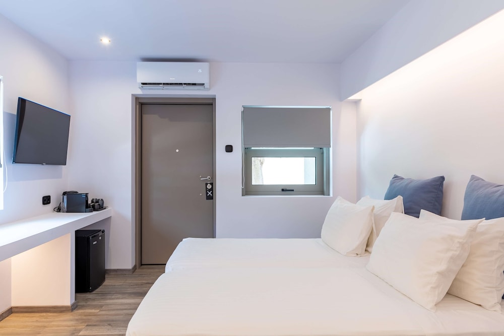 Comfort Room, 1 Bedroom, Patio, Ground Floor - Photo 8
