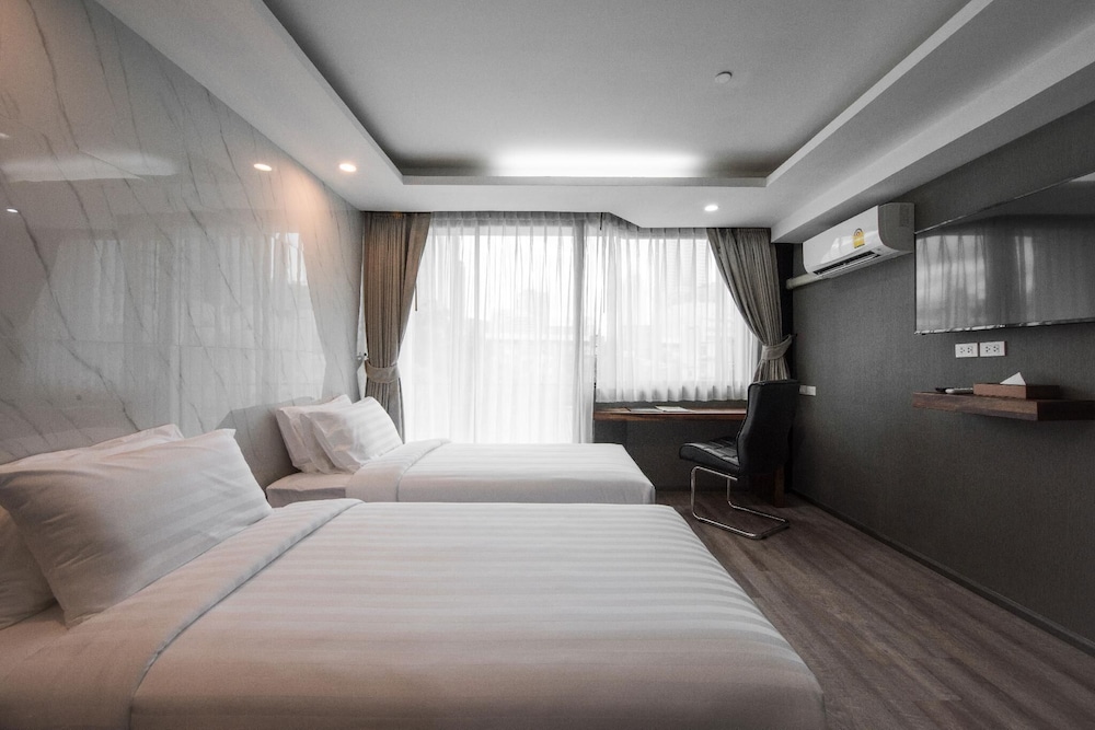 Deluxe Twin Room, Non Smoking, Private Bathroom photo 2