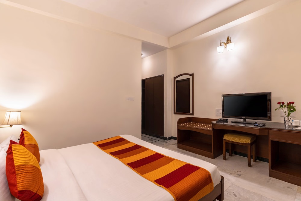 Non Lake Facing Deluxe AC Room - Photo 4