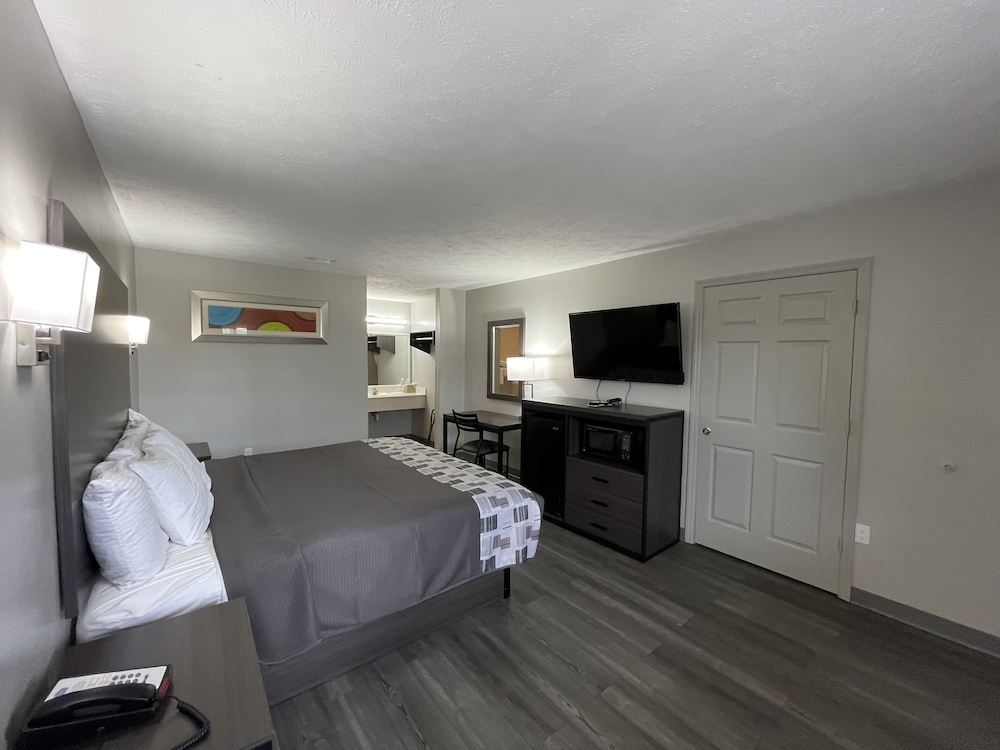 Room, 1 King Bed, Non Smoking - Photo 1
