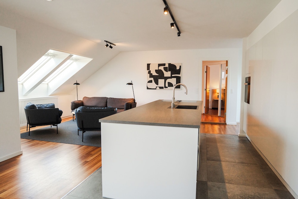 Apartment, Balcony - Photo 9