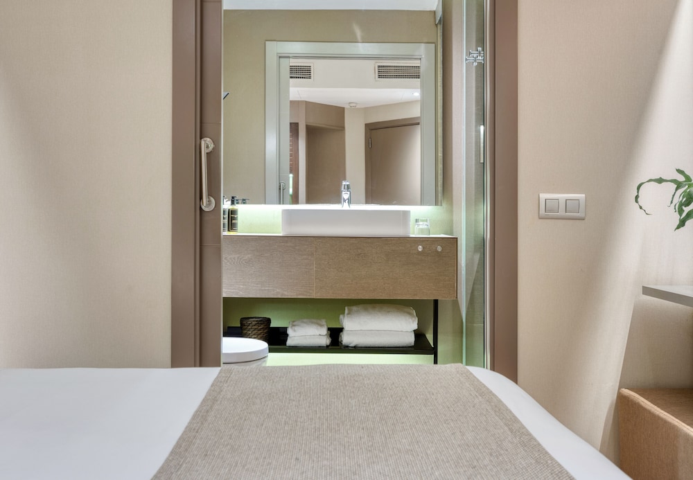 Economy Double Room (Interior)