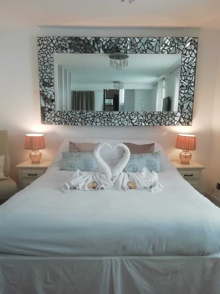 Executive Suite, Ensuite, Courtyard View photo 1