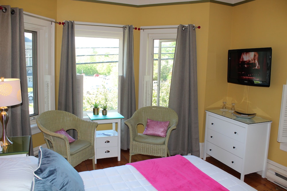 Superior Room, 1 Bedroom, City View (Exubérante) photo 3