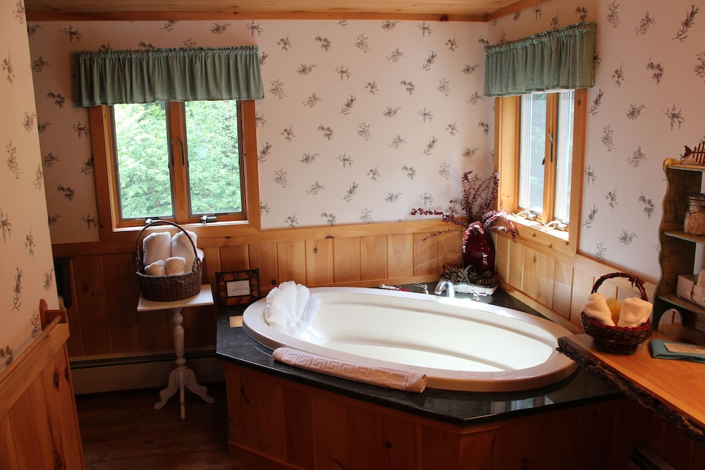 Deluxe Single Room, 1 Queen Bed, Balcony, Overwater (Pike Room) photo 2
