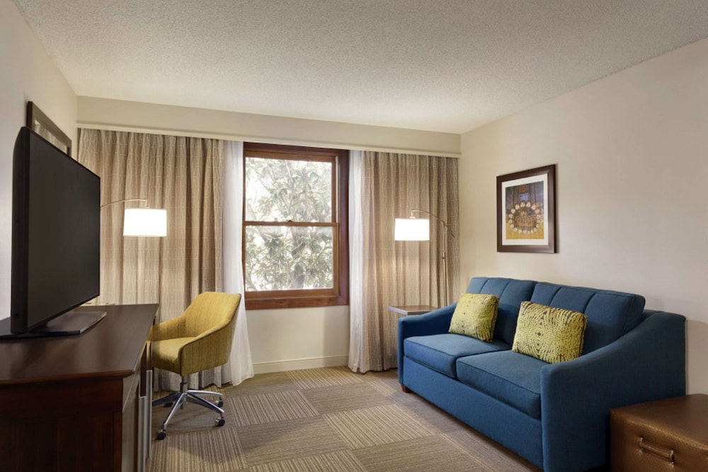Suite, 1 King Bed, Non Smoking, Kitchen - Photo 3