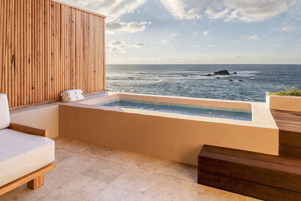 Oceanfront Plunge Pool Casita King - Photo 1