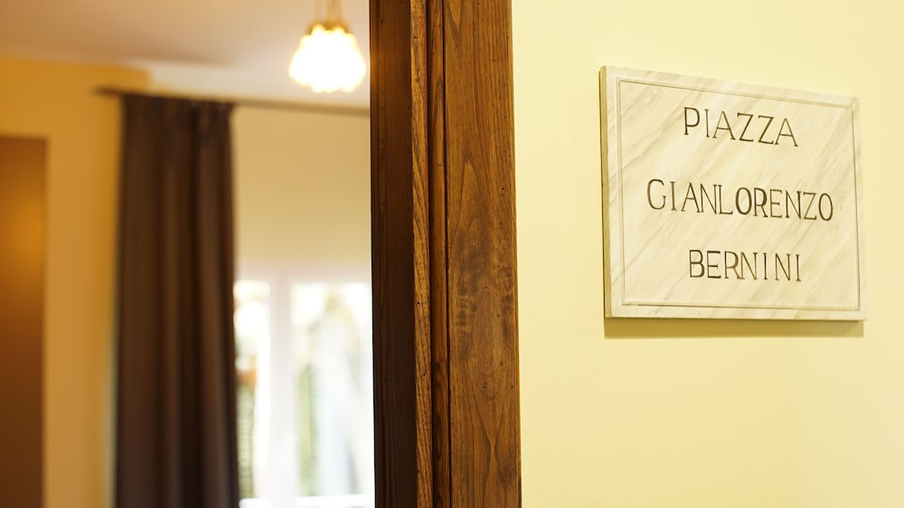 Deluxe Double Room, Private Bathroom (Suite Bernini) photo 3