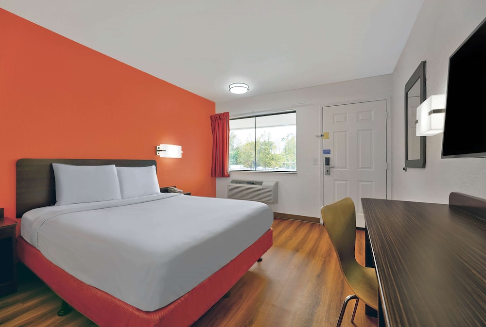 Standard Room, 1 Queen Bed, Non Smoking