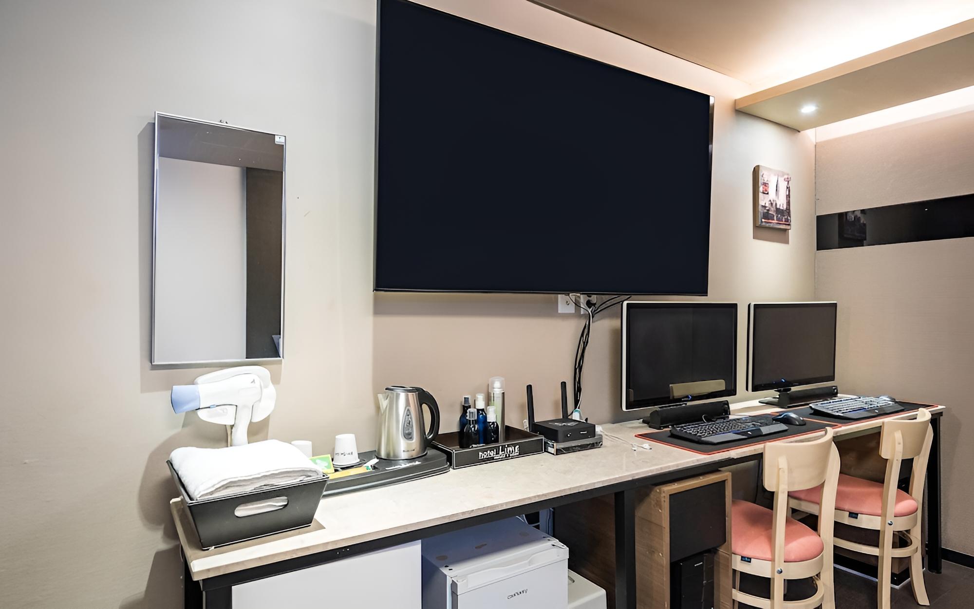 Room (Suite Couple PC (i5 16 GB GTX1060 6G ) photo 1