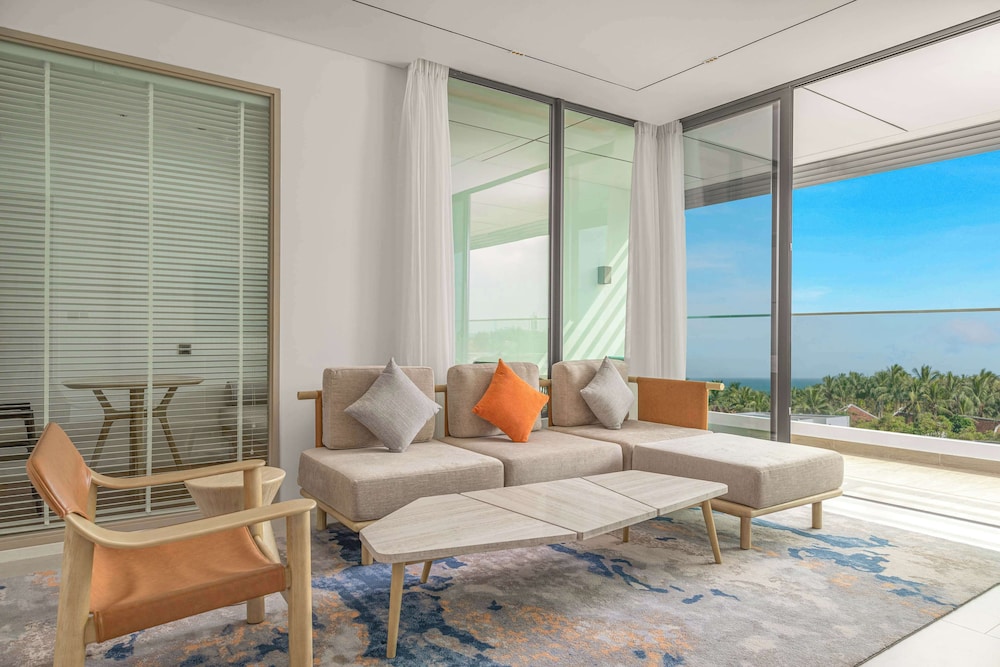 Suite, 2 Bedrooms, Partial Sea View