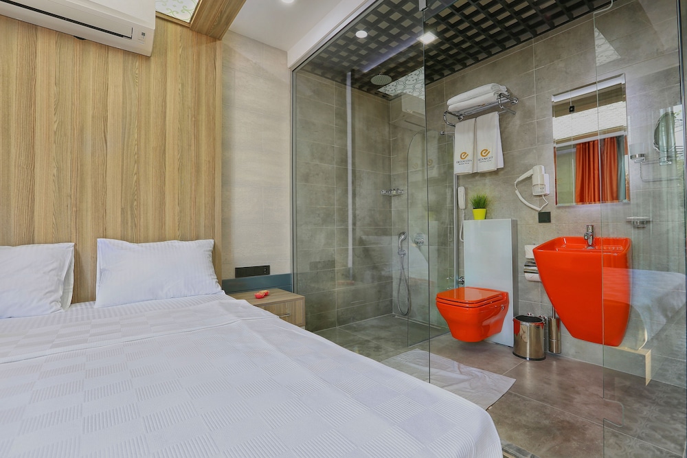 Double Room (Special Designed Bathroom) photo 3