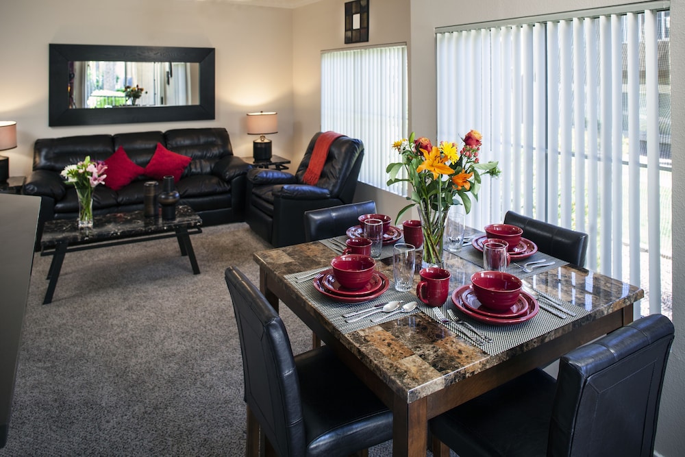 Deluxe Condo, 1 Bedroom photo 1
