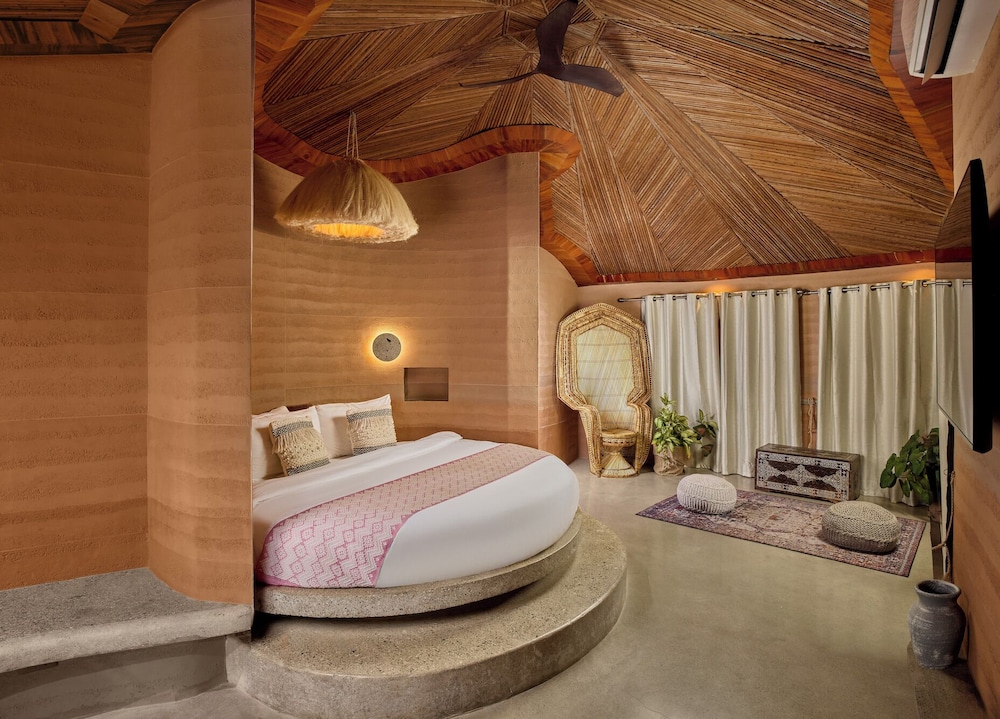 King Suite Room - Photo 2