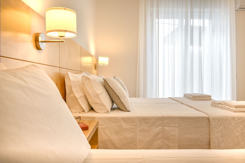 Superior Triple Room, Ensuite photo 2