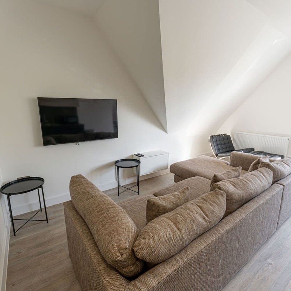 Apartment photo 2