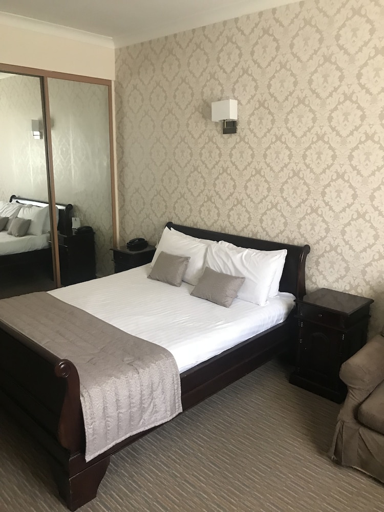 Standard Room, 1 Double Bed, Non Smoking, Courtyard View - Photo 3