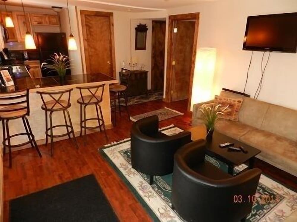 Standard Apartment, 2 Bedrooms, 2 Bathrooms (Unit 5) photo 3