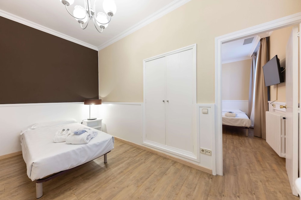 Premium Room, Garden View - Photo 12