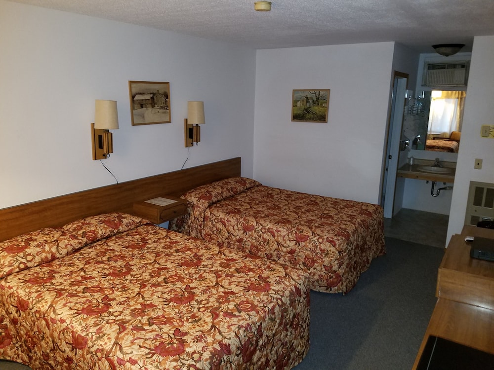 Basic Double Room, 2 Double Beds photo 1