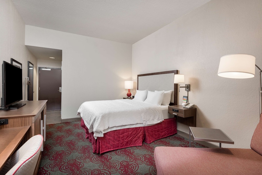 Room, 1 King Bed, Accessible - Photo 3