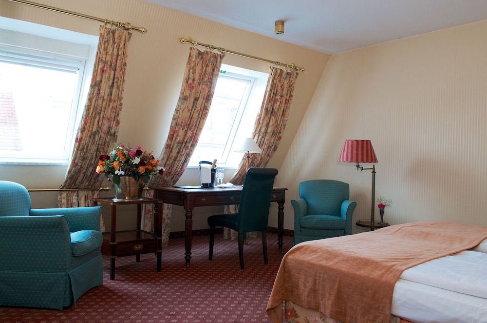 Junior Room, 1 Double Bed - Photo 2