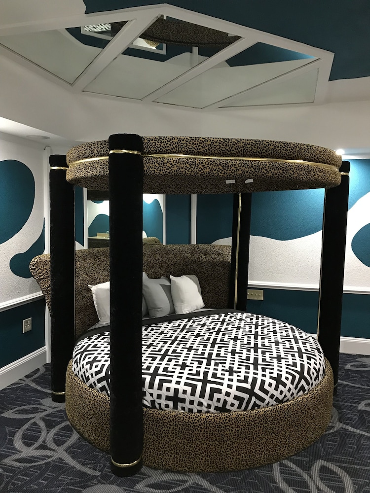 Round Suite photo 3