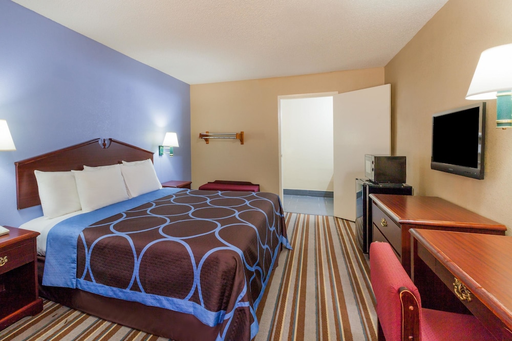 Standard Room, 1 Queen Bed, Smoking photo 1