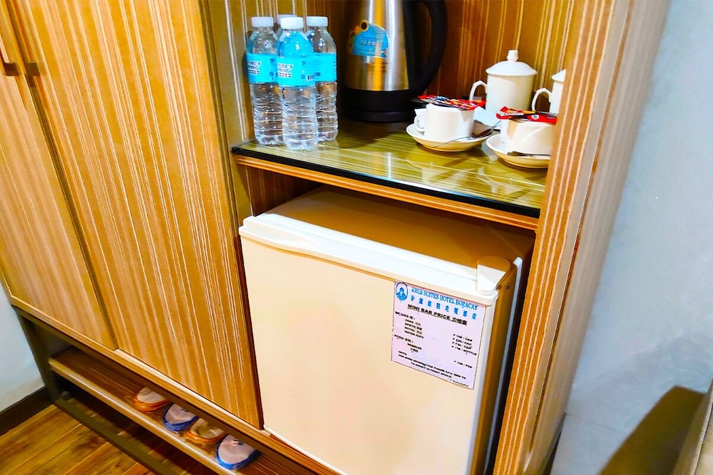 Executive Room - Photo 11
