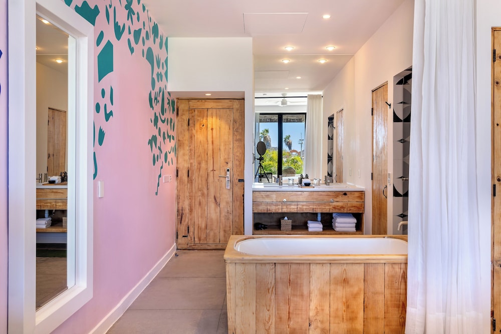 Room, 1 King Bed, Jetted Tub