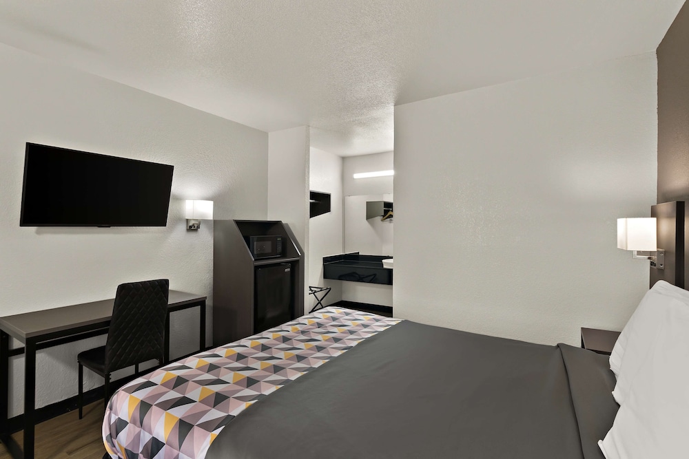 Room, 1 Queen Bed, Non Smoking - Photo 2