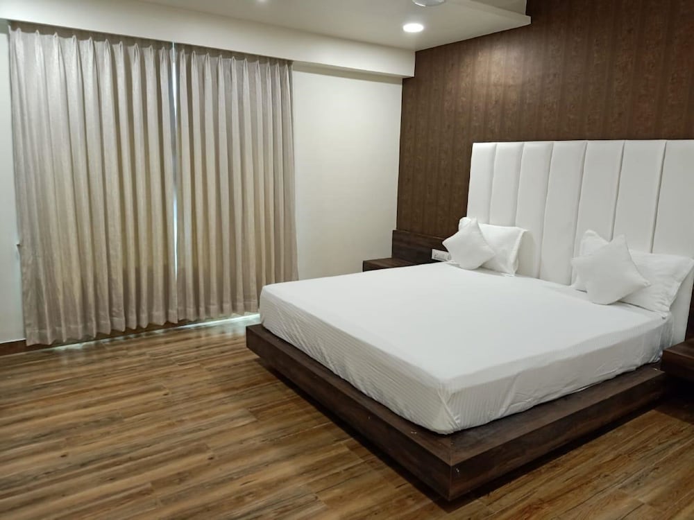 Deluxe Double Room photo 2