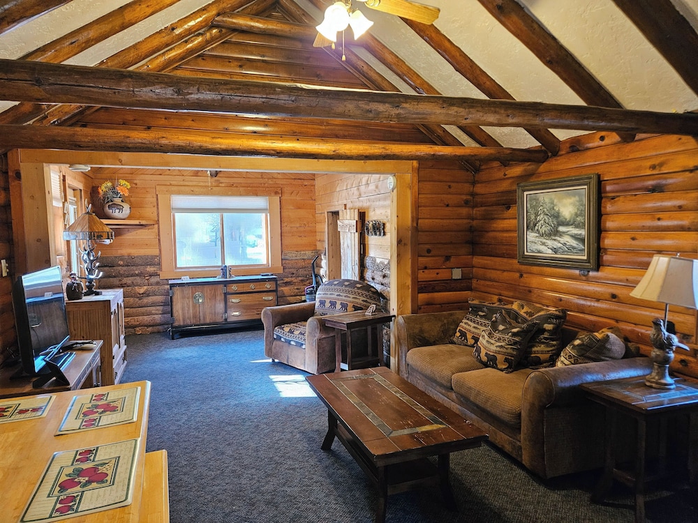 Cabin, 1 Bedroom (Birch @ Wildwood - Not Pet Friendly) photo 1