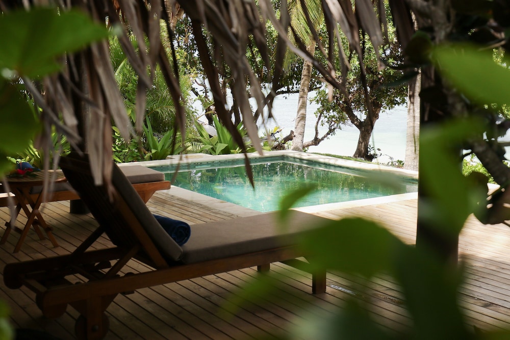 Beachfront Pool Bure photo 2