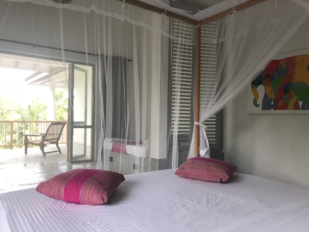 Family Suite, Private Bathroom, Pool View photo 1