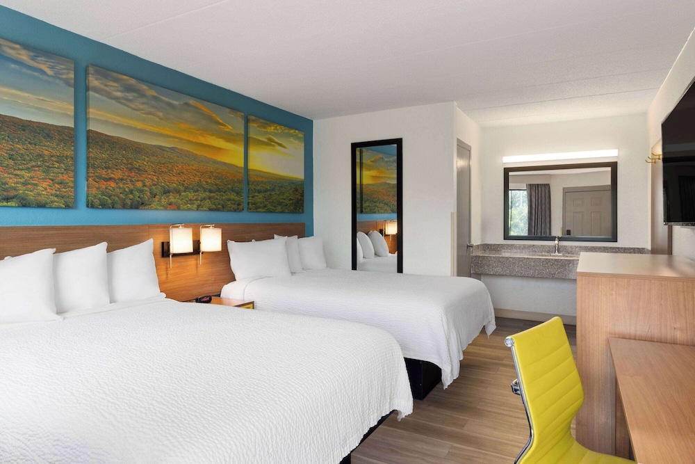 Room, 2 Double Beds, Non Smoking - Photo 1