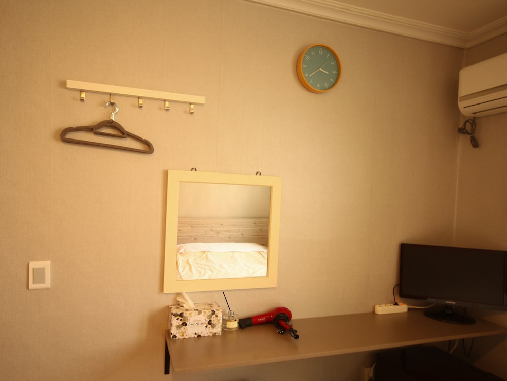 Family Room photo 1