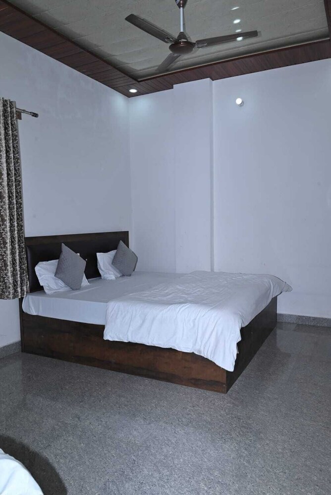 Deluxe Double Room photo 2