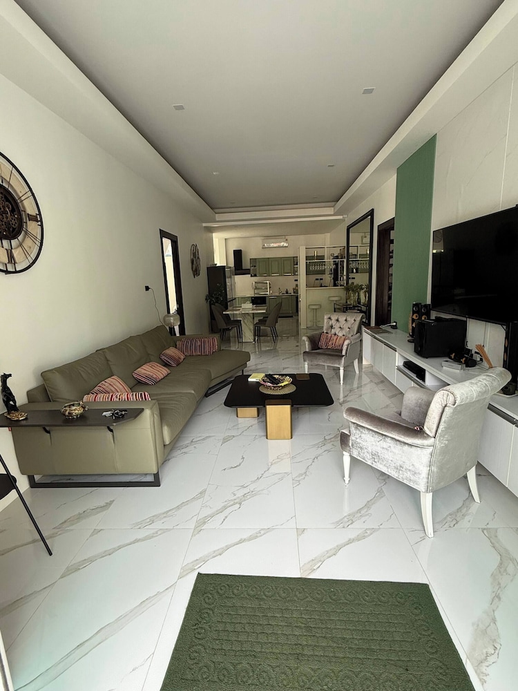 House, 3 Bedrooms, Accessible, Smoking