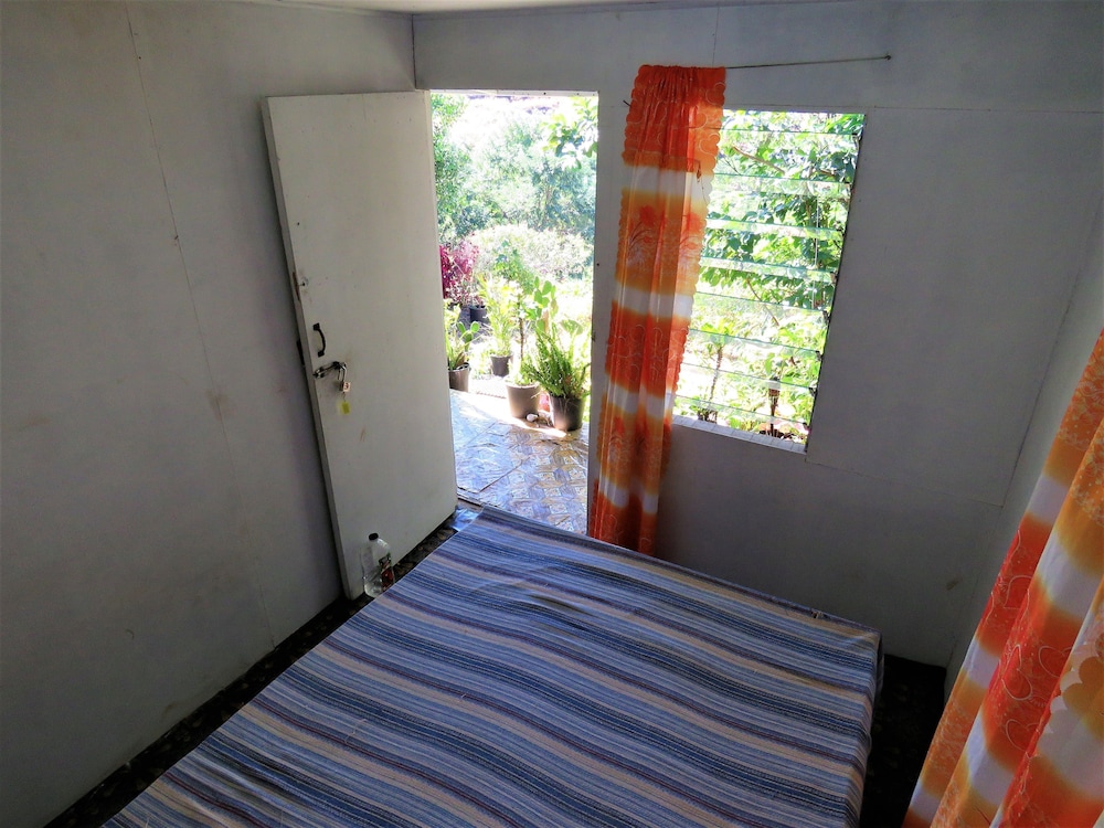 Double Room, 1 Double Bed, Shared Bathroom photo 2