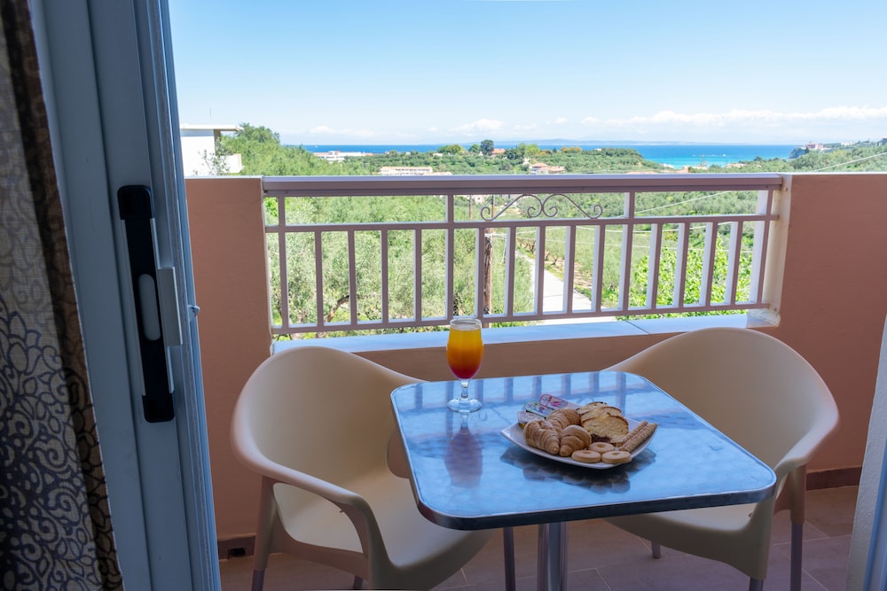Deluxe Double Room, 1 Double Bed, Sea View - Photo 7
