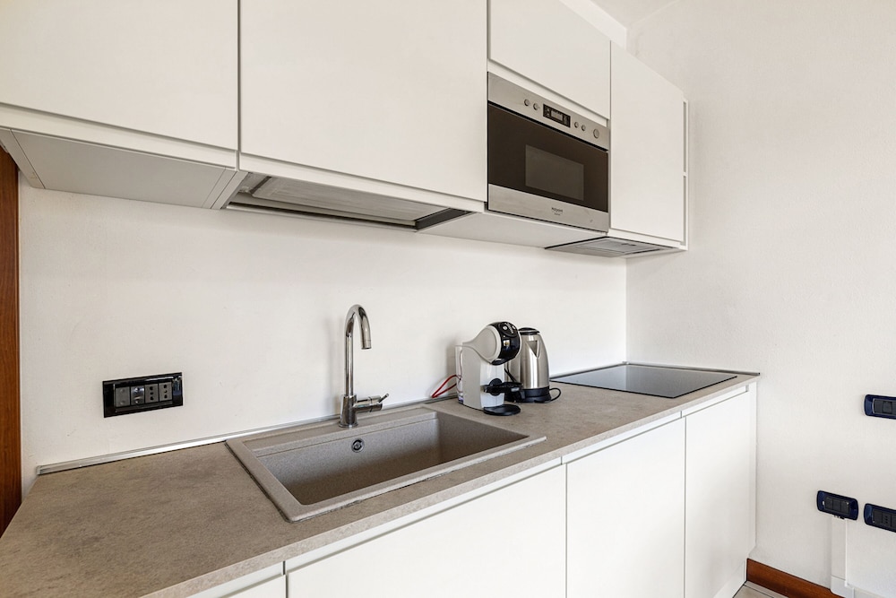 Standard Studio, Mountain View, Beachside (Porto Letizia S1)